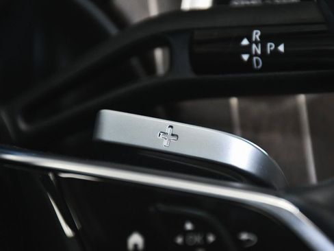 Used 2025 Mercedes-Benz E 450 4MATIC Sedan image 37