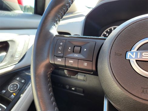 Used 2023 Nissan Rogue SL w/ SL Premium Package image 23