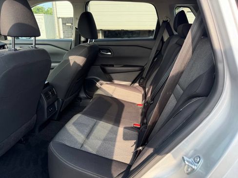 Used 2025 Nissan Rogue SV FWD image 30