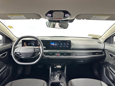 Used 2025 Kia K4 LXS image 14