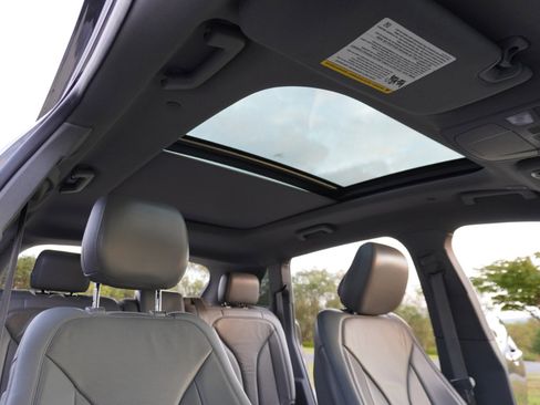 Used 2020 Lincoln Nautilus Reserve image 32