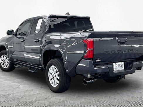Used 2025 Toyota Tacoma SR5 AWD/4WD image 13