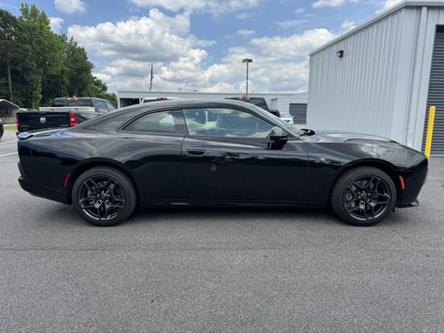 Used 2026 Dodge Charger Scat Pack w/ Blacktop Package AWD/4WD image 4