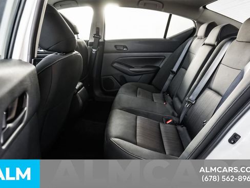 Used 2025 Nissan Altima 2.5 SV FWD image 17