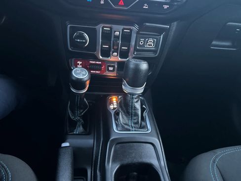 Used 2023 Jeep Wrangler Unlimited Rubicon 4xe w/ Dual Top Group image 35