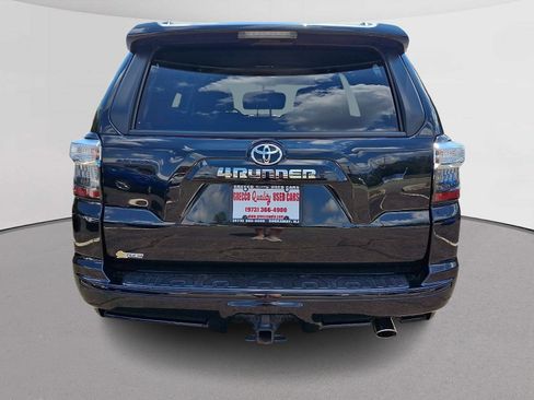 Used 2022 Toyota 4Runner TRD Sport AWD/4WD image 9