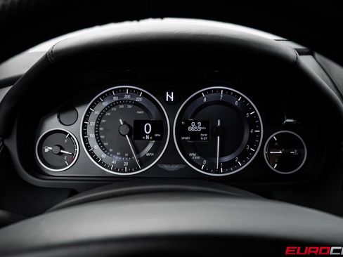 Used 2017 Aston Martin V12 Vantage S image 28