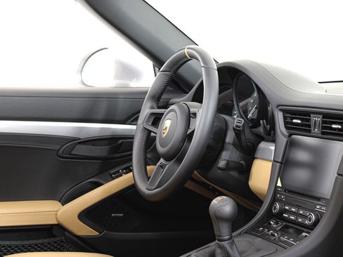Used 2019 Porsche 911 Speedster RWD image 32