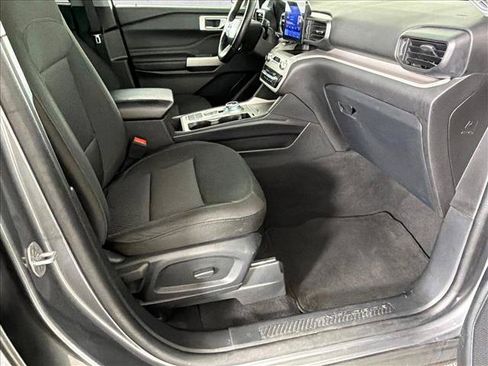 Used 2023 Ford Explorer XLT RWD image 13