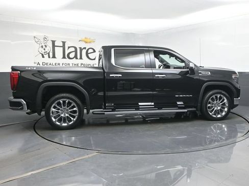 Used 2023 GMC Sierra 1500 SLT w/ SLT Premium Plus Package AWD/4WD image 35