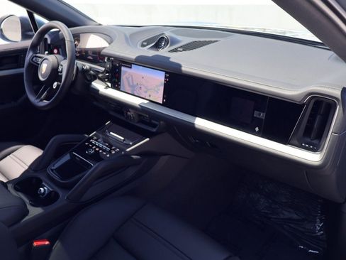 New 2026 Porsche Cayenne S AWD/4WD image 25