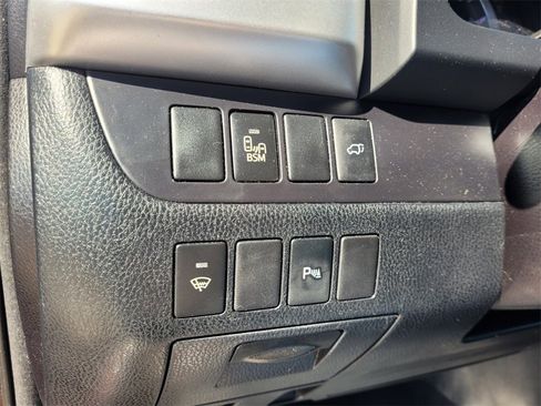 Used 2015 Toyota Highlander Limited image 24