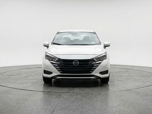 Used 2025 Nissan Versa SV image 2