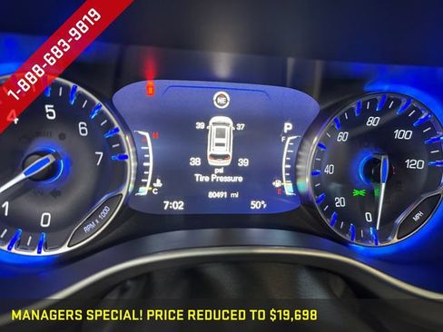 Used 2021 Chrysler Pacifica Touring-L FWD image 2