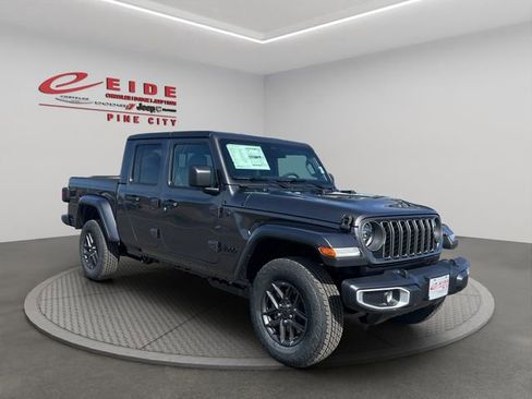 New 2026 Jeep Gladiator Sport AWD/4WD image 7