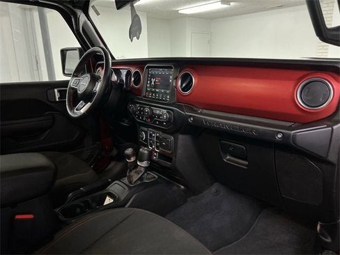 Used 2022 Jeep Wrangler Unlimited Rubicon w/ Cold Weather Group image 29