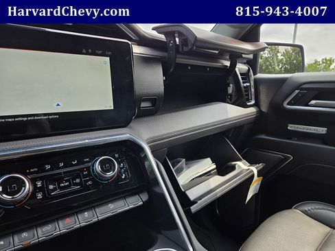 Used 2025 GMC Sierra 1500 Denali AWD/4WD image 11