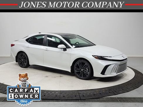 Used 2025 Toyota Camry XSE w/ Premium Plus Package FWD image 1