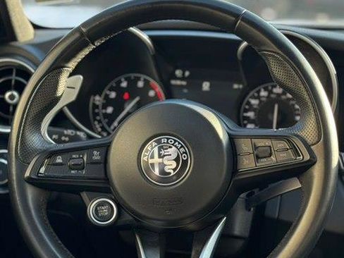 Used 2023 Alfa Romeo Giulia Sprint image 14