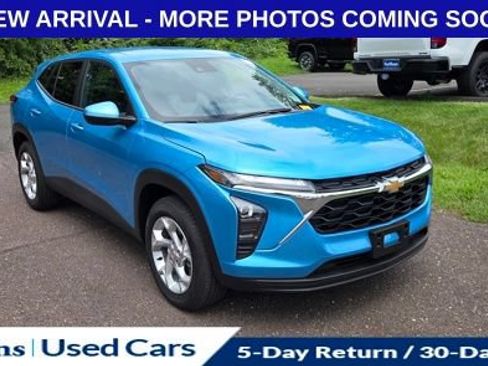 Used 2026 Chevrolet Trax LS w/ LS Convenience Package FWD image 1