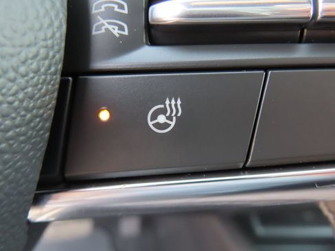 Certified 2026 Chevrolet Equinox LT AWD/4WD image 10
