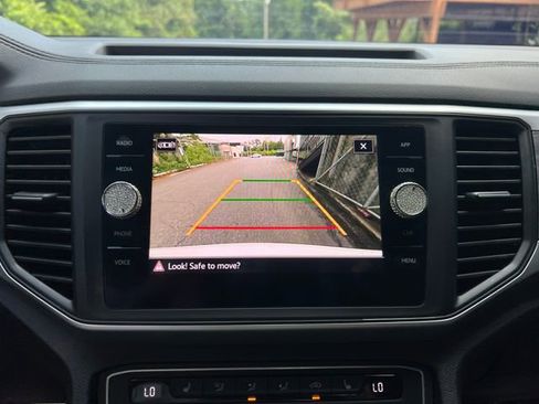 Used 2021 Volkswagen Atlas Cross Sport SE image 29