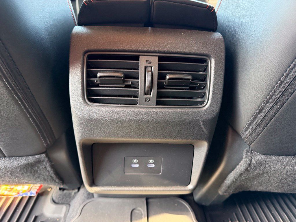 Used 2025 Nissan Rogue SV AWD/4WD image 10