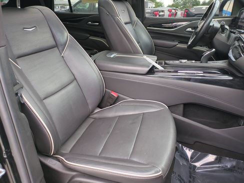 Used 2024 Cadillac Escalade Sport RWD image 32