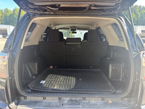 Used 2018 Toyota 4Runner TRD Off-Road AWD/4WD image 21