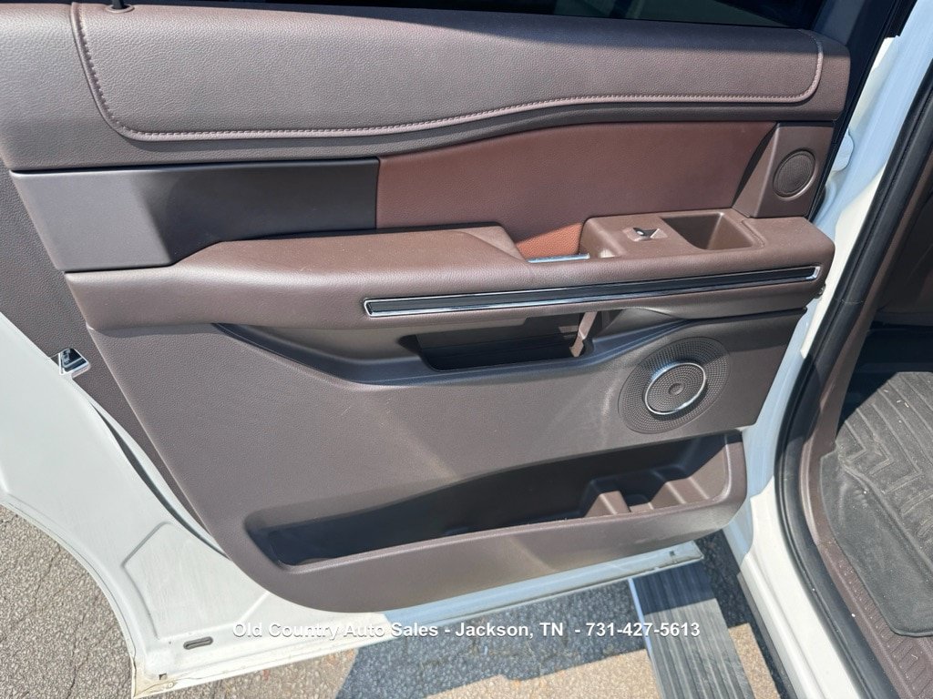 Used 2023 Ford Expedition Max King Ranch RWD image 12