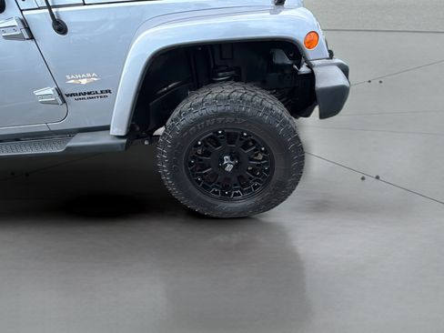 Used 2013 Jeep Wrangler Unlimited Sahara w/ Connectivity Group AWD/4WD image 35