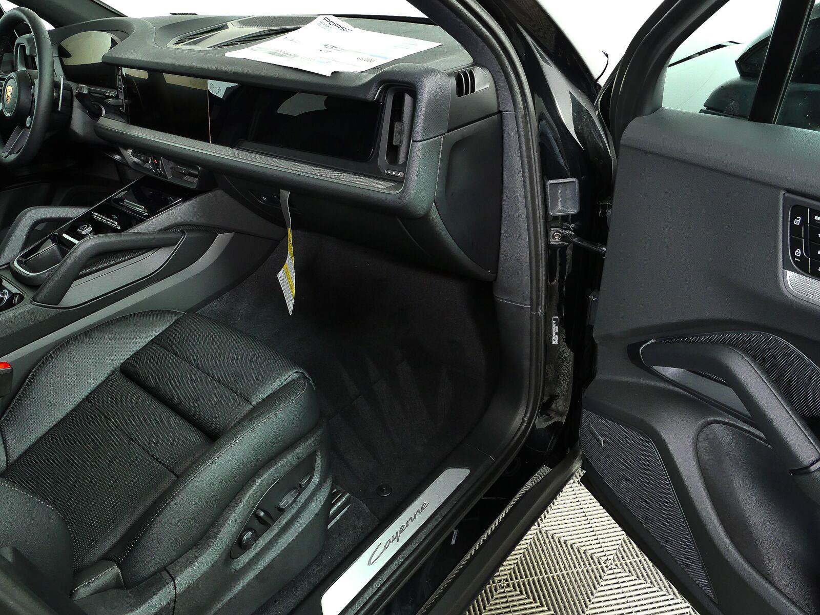 New 2026 Porsche Cayenne AWD/4WD image 23