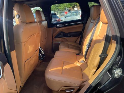 Used 2014 Porsche Cayenne S AWD/4WD image 12