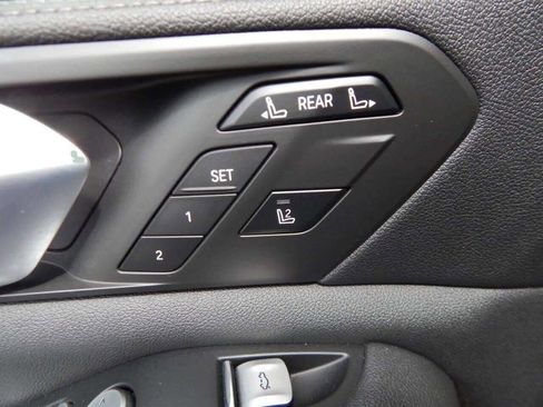 Used 2020 BMW X7 xDrive40i w/ Parking Assistance Package image 13