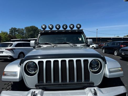 Used 2023 Jeep Wrangler Unlimited Sahara AWD/4WD image 22