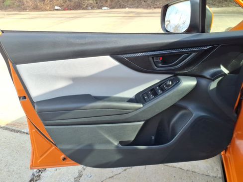 Used 2019 Subaru Crosstrek 2.0i Premium image 12