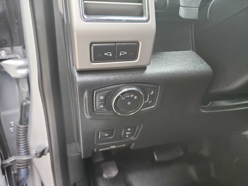 Used 2017 Ford F250 Lariat w/ Lariat Ultimate Package AWD/4WD image 22