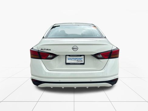Used 2025 Nissan Altima 2.5 SV FWD image 7