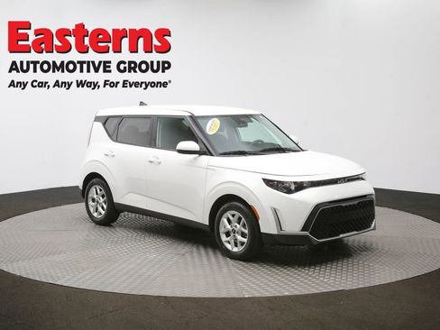 Used 2024 Kia Soul LX w/ Option Group 015 image 48