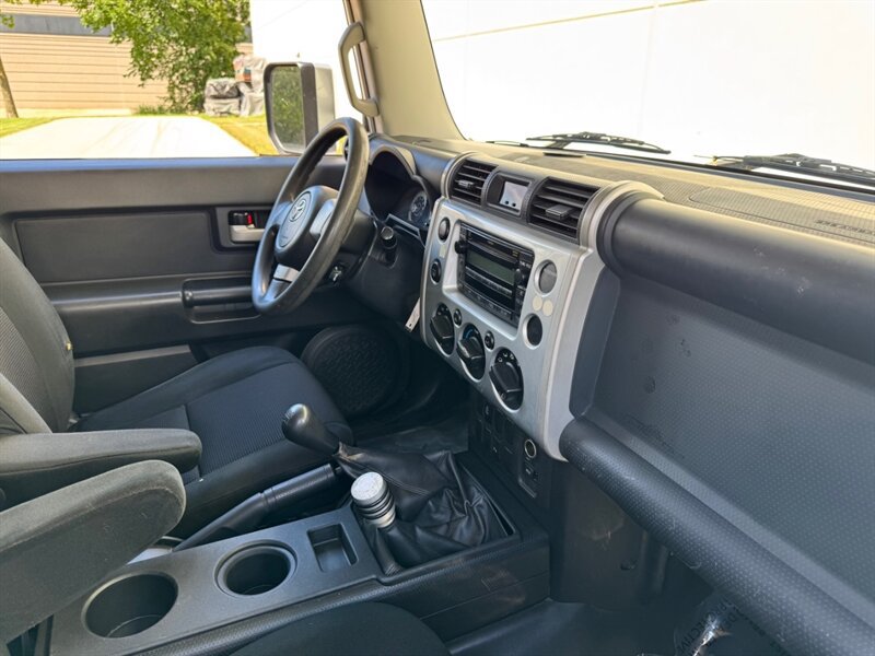 Used 2007 Toyota FJ Cruiser 4WD image 18