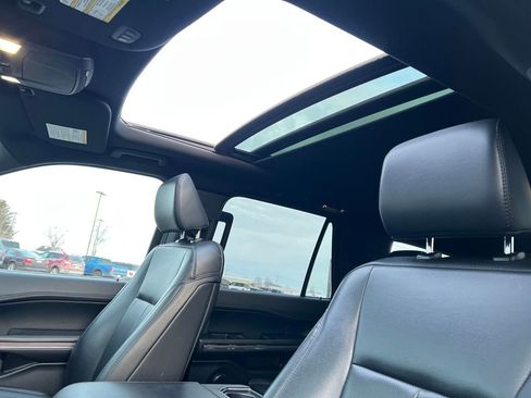 Used 2021 Ford Expedition XLT image 27