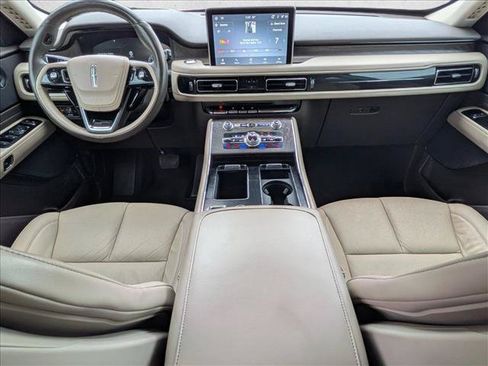 Used 2022 Lincoln Aviator Reserve w/ Equipment Group 201A AWD/4WD image 17