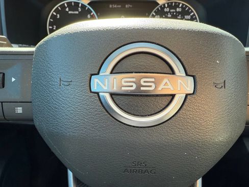Certified 2025 Nissan Rogue SV FWD image 18