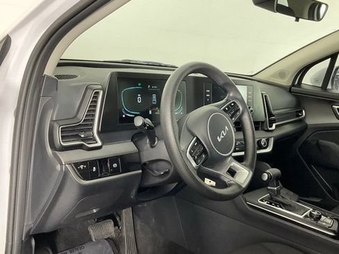 Used 2025 Kia Sportage LX FWD image 12