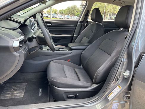 Used 2025 Nissan Altima 2.5 SV FWD image 22