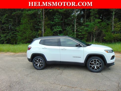 Certified 2025 Jeep Compass Limited AWD/4WD image 11