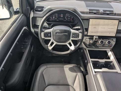 Used 2026 Land Rover Defender 110 X-Dynamic SE AWD/4WD image 16