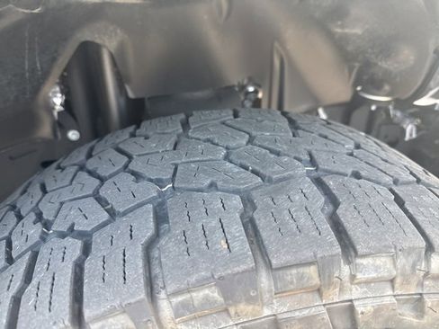 Used 2021 Jeep Gladiator Overland w/ Popular Equipment Package image 10