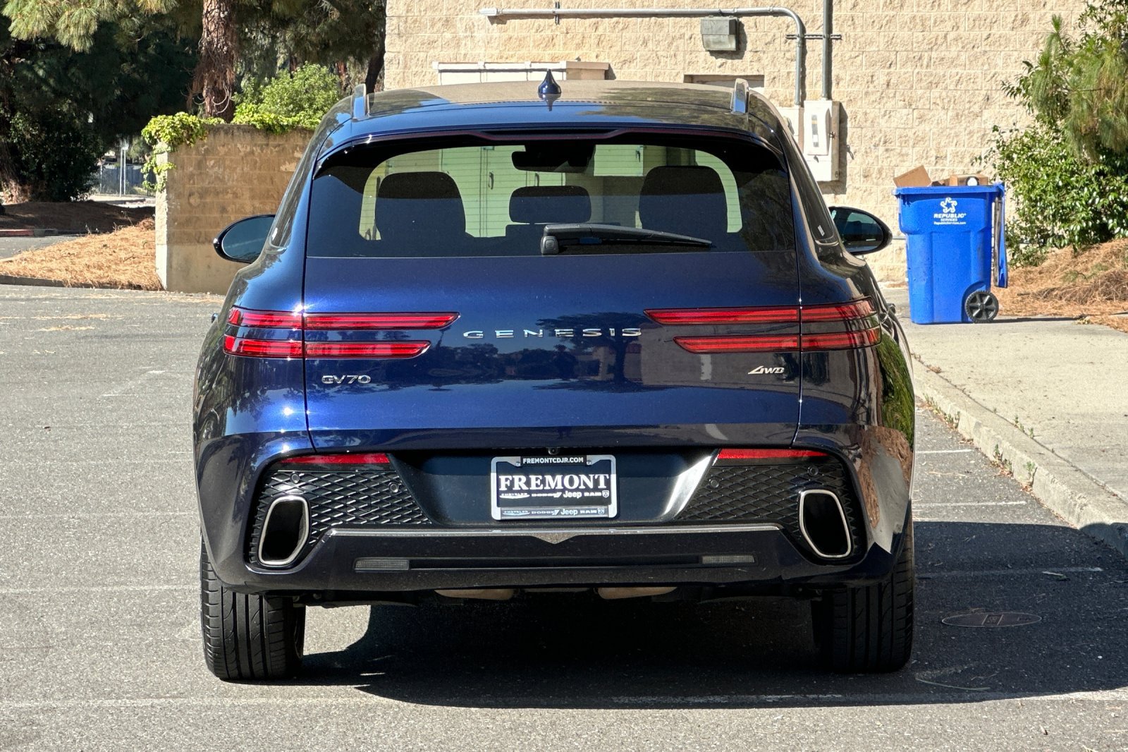 Used 2025 Genesis GV70 2.5T AWD/4WD image 4