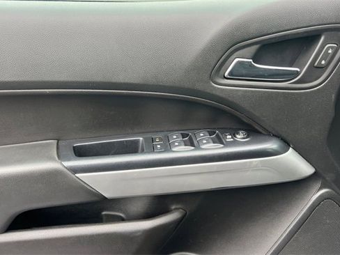 Used 2020 Chevrolet Colorado LT w/ Colorado RST Special Edition image 11